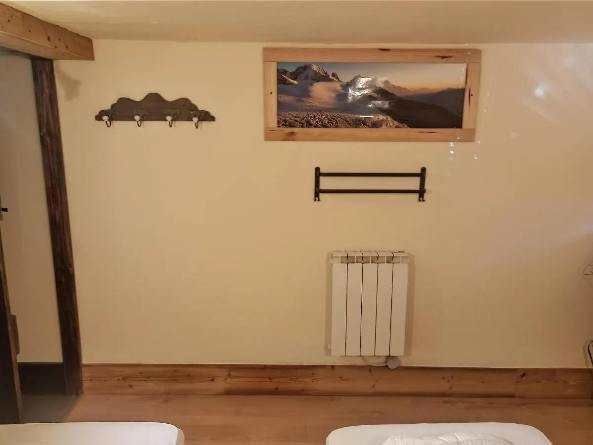 Three Bedroomed Chalet Apartment Chamonix France